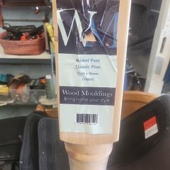 newel post