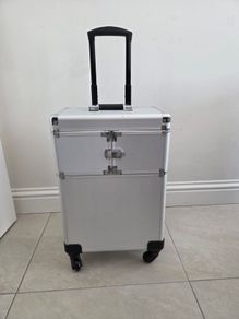 Small makeup/nail trolley case