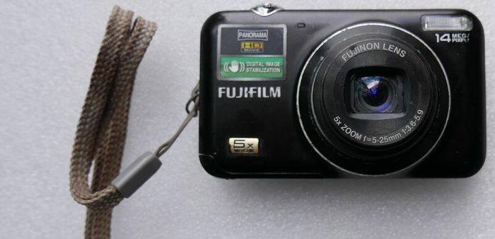 Fujifilm JX250 14 Megapixel Digital Camera - Works Well.