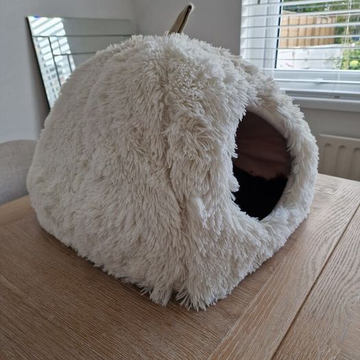 pet bed/cave