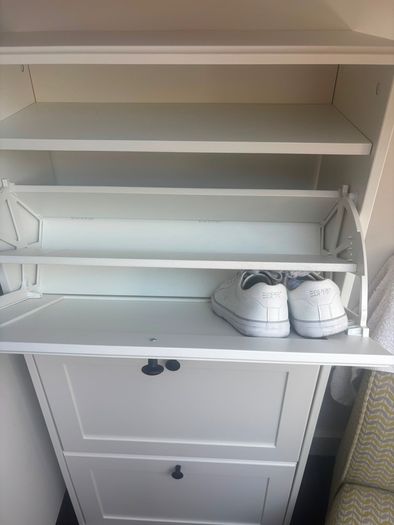 Brusali shoe cabinet