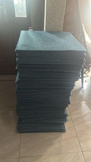 carpet tiles 20inches wide and long 150 of them