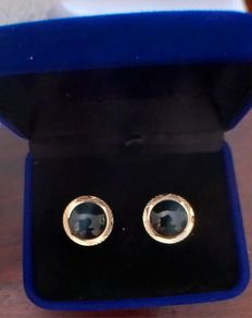 Vintage charming pair of cufflinks.