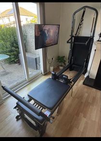 Reformer Pilates machine
