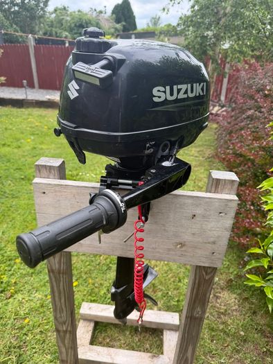 Suzuki 2.5hp and inflatable boat (bark 3.3m)