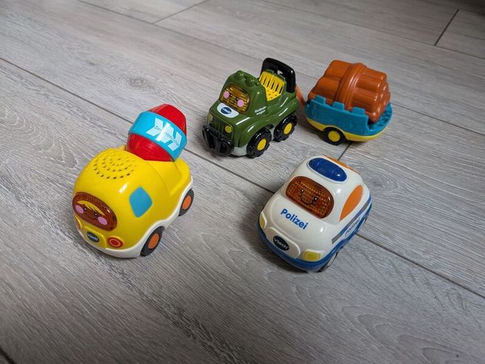 Toot toot vehicles - German