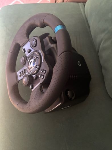 Logitech G923 steering wheel and pedals