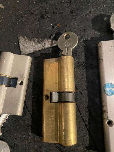 House Door lock & Keys x 4