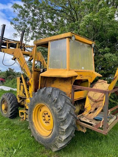 MF 50HX loader.. 4x4