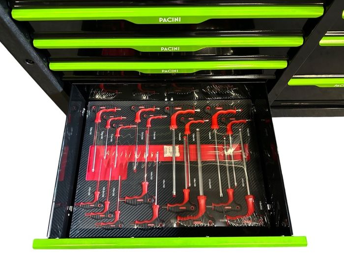 12 Drawer Toolbox With 6 Full Of Tools