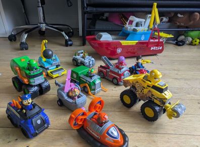 Paw Patrol Sea Patroller + Characters