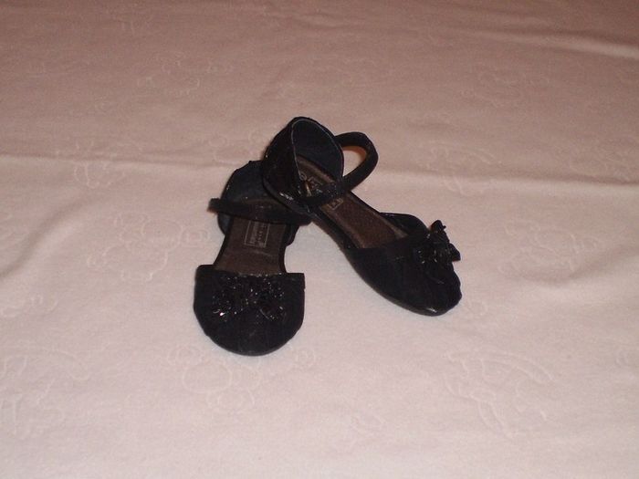 Baby Girls Shoes size UK 6 / Euro 24