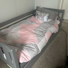 single bed with 2 drawers