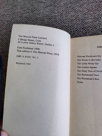 Irish Fairy Tales by Edmund Leamy Mercier Press 1978 in good condition with some signs of wear on the cover see photos FREE STANDARD POSTAGE INCLUDED