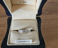 9ct white gold diamond ring