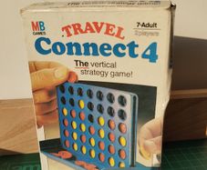 Vintage Travel Connect 4 (1982 Edition) content untouched