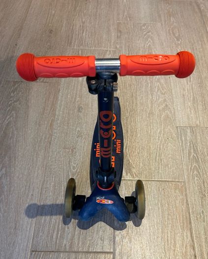 Foldable mini micro scooter