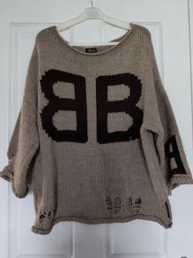 Sweater one size fits up to XL