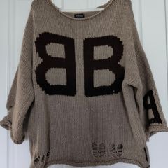 Sweater one size fits up to XL