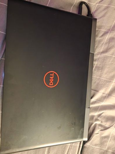 Dell Inspiron 7577 Gaming Laptop i7 GTX 1060 Max-Q 16GB RAM