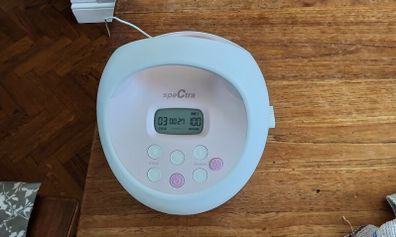 Spectra S2 Plus Hospital Grade Breast Pump Barely Used 27 Motor Hours