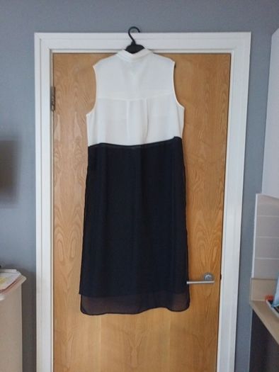 Betty Jackson  Sleevless  Lightweight  Long  Waistcoat/Blouse  S.14.  B.N.W.T.