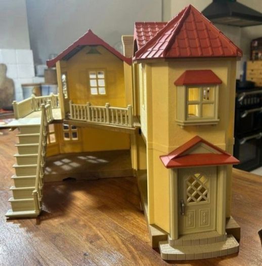 Sylvanians Red Roof Townhouse: Excellent Condition