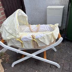 Moses basket on stand