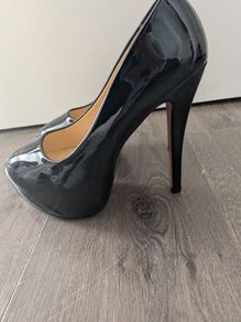 Women's Size 6 Heels Brand New