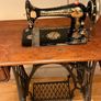 Singer sewing machine 1895 Image 7