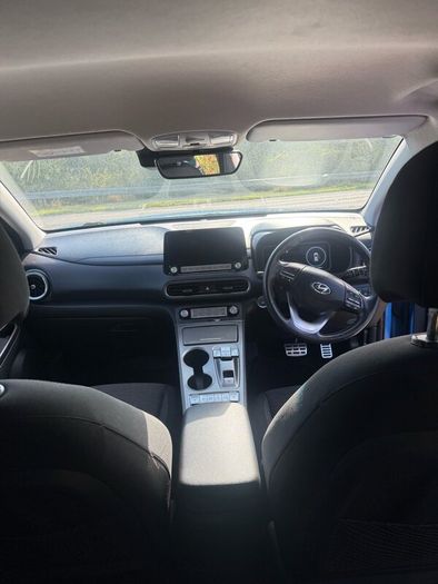 Hyundai kona EV premium 2022 64kw h long range now