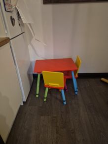 toddlers table and chairs