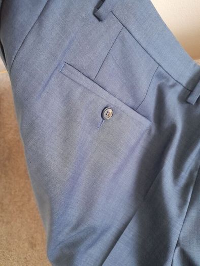 Brand new suit.Size 44R
