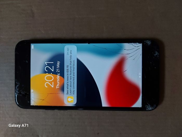 Apple Iphone 7, 32GB, Black, Battery Health 91%, Some screen damage but works fine. Activation lock removed on this phone