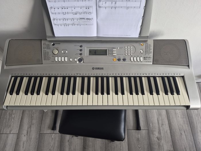 Yamaha Keyboard 61 Keys