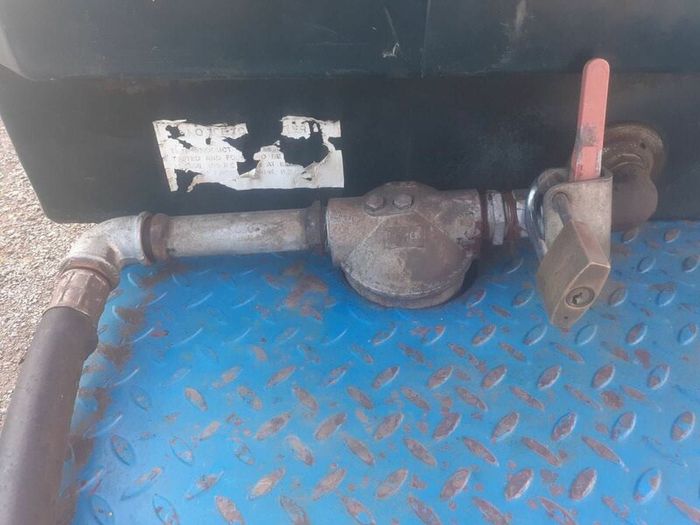 1000 litre diesel tanks & frame
