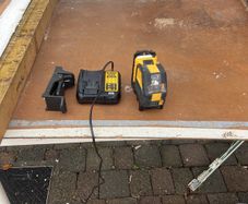 dewalt laser