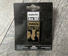 Oasis Live 25 Gold Split Faces Pin Badge