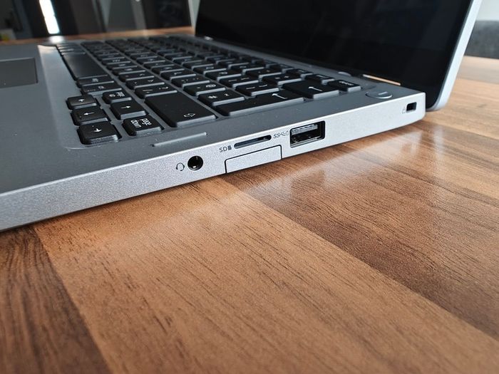 DELL Latitude 5310 2-in-1 360 Rotated Touchscreen Laptop