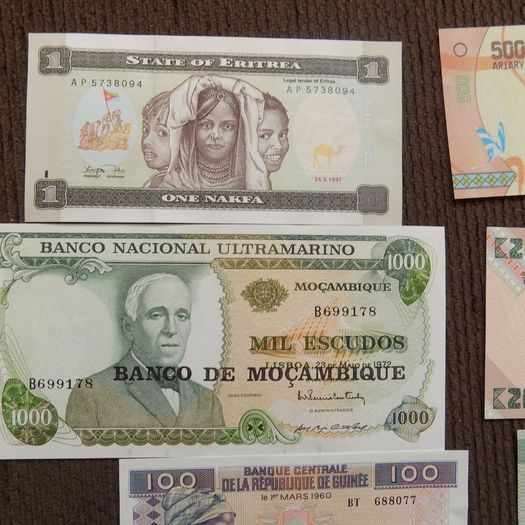 Lot of 9 African Uncirculated Banknotes.No 2.
