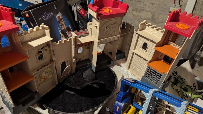 knights castle and figures