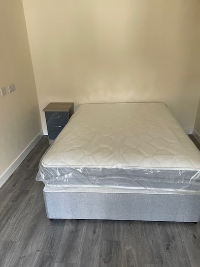 Mattress 4ft small double For Sale
