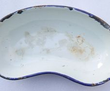 Vintage Enamel Medical Tray: Distressed Kidney-Shaped Metal Basin