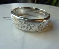 Vintage Solid Silver Hinged Bangle Birmingham 1972 Engraved Floral 27g. With Safety Chain