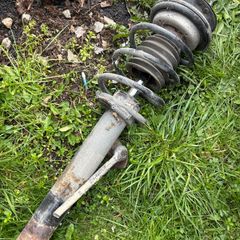 bmw e90 front shock (L)