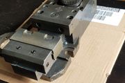 Cuter machine Precision vice