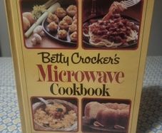 Betty Crocker's Microwave Cookbook (Hardcover)