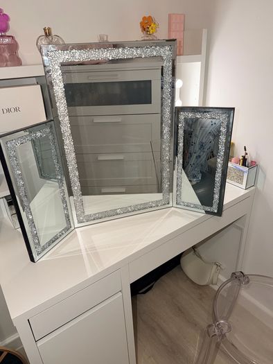 vanity mirror