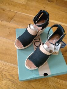 TOMS wedges
