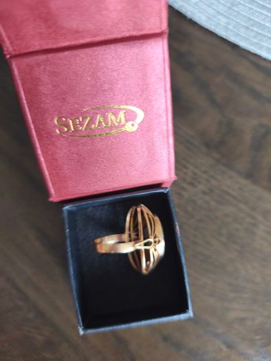14Ct Gold Ring with corundum stone